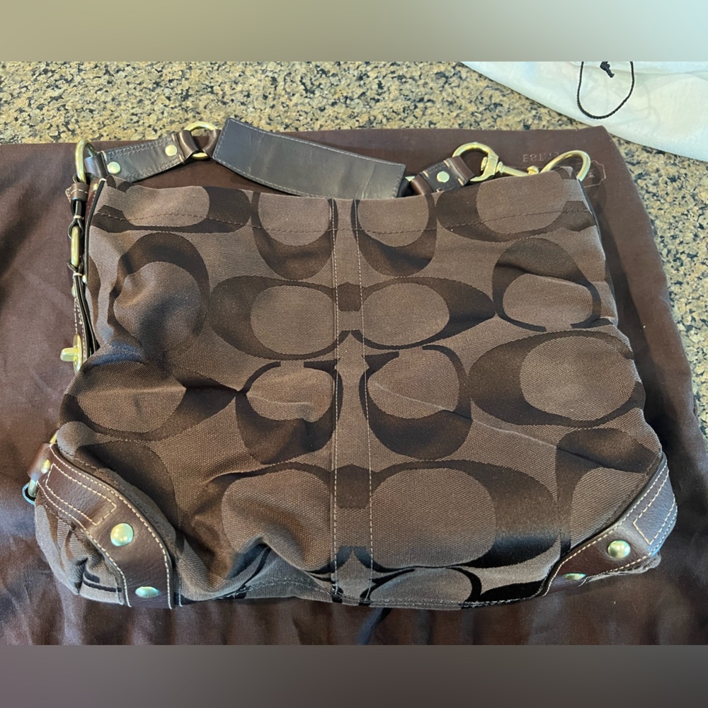 Coach Carly Shoulder bag